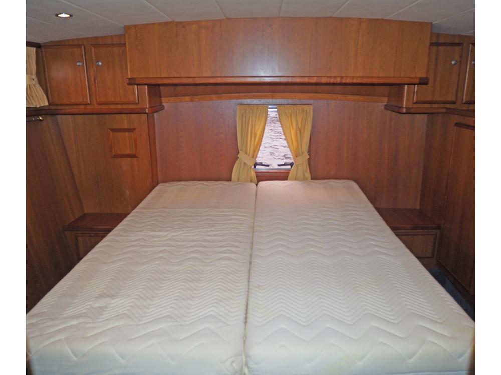 Aft cabin, Accommodation